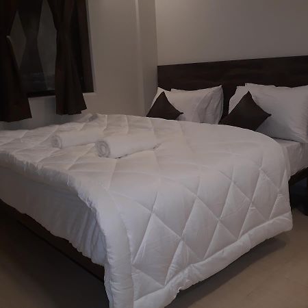 M . K . Palace Hotell Mahābaleshwar Exteriör bild